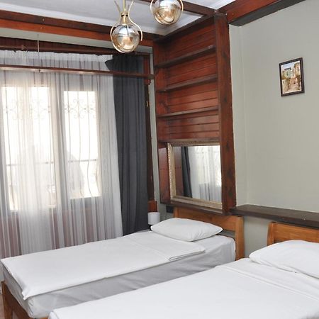 Bed and Breakfast La Casa Carina à Antalya Extérieur photo