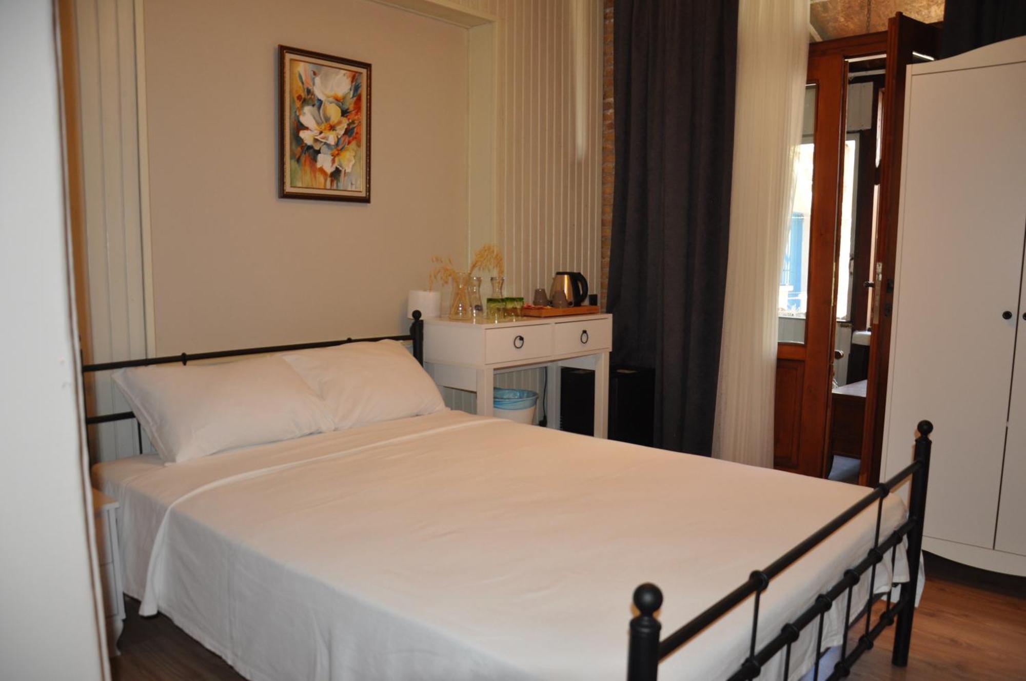 Bed and Breakfast La Casa Carina à Antalya Extérieur photo
