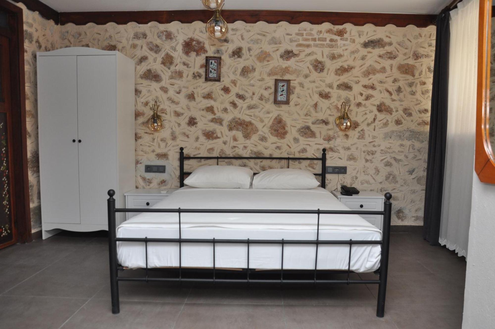 Bed and Breakfast La Casa Carina à Antalya Extérieur photo